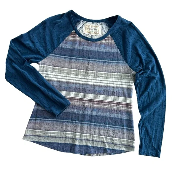 Women’s pullover shirt, size M - Picture 2 of 12